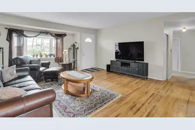 206 Alkier Street, Brentwood, NY 11717 - Photo 10
