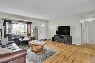 206 Alkier St, Brentwood, NY 11717 - Photo 10
