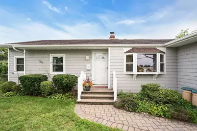 206 Alkier Street, Brentwood, NY 11717 - Photo 2