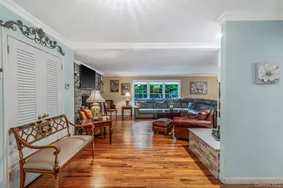 15 Cliff Road, Port Jefferson, NY 11777 - Photo 4