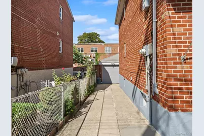 13818 Redding Street, Ozone Park, NY 11417 - Photo 4
