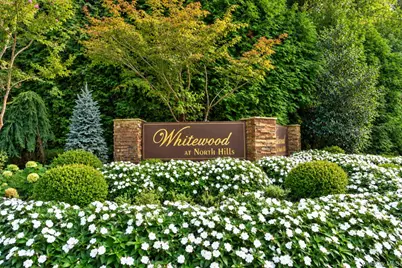 19 Woodcrest Drive, Roslyn, NY 11576 - Photo 1