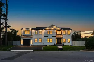 712 Bach Ct, Westbury, NY 11590 - Photo 2