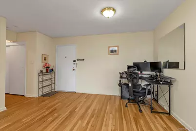 18-50 211th Street #6B, Bayside, NY 11360 - Photo 4