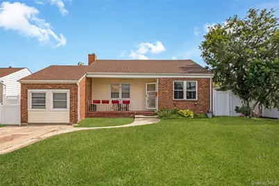 19 Rainbow Lane, Lindenhurst, NY 11757 - Photo 1