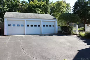 30 Randou Dr, Huntington, NY 11743 - Photo 34