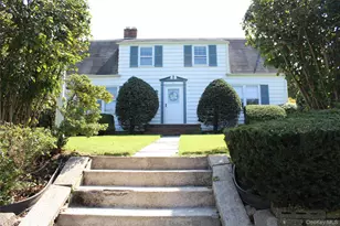 30 Randou Dr, Huntington, NY 11743 - Photo 2