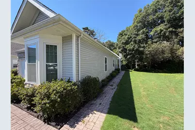 7 Sagaponack Court, Ridge, NY 11961 - Photo 10