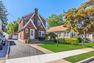 1900 Carleton Pl, Baldwin, NY 11510 - Photo 2