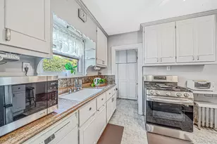 22 Flint Ave, Hempstead, NY 11550 - Photo 8
