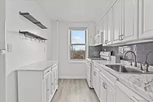 1 Oakridge Pl, Eastchester, NY 10709 - Photo 8