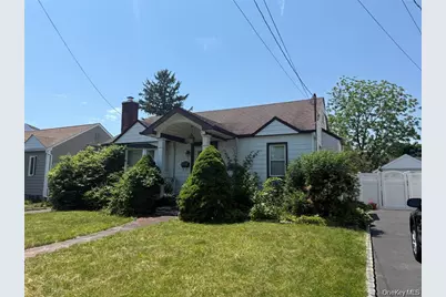 218 Park Avenue, Hicksville, NY 11801 - Photo 1