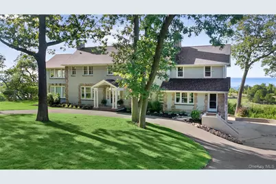 11 Arbutus Lane, Stony Brook, NY 11790 - Photo 2