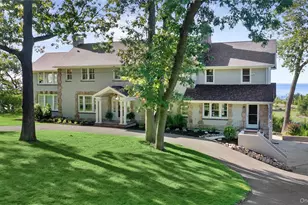 11 Arbutus Ln, Stony Brook, NY 11790 - Photo 2