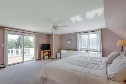 963 Sycamore Avenue, Bohemia, NY 11716 - Photo 16