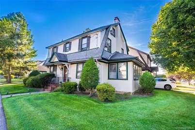 676 6th Avenue, New Hyde Park, NY 11040 - Photo 4