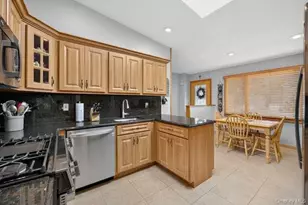 24 Peerless Dr, Oyster Bay, NY 11771 - Photo 18