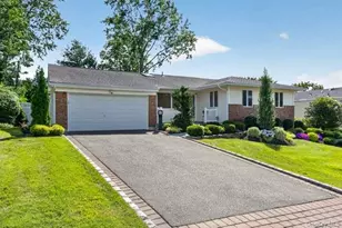 24 Peerless Dr, Oyster Bay, NY 11771 - Photo 2