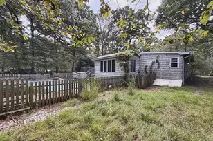 11 Robin Hood Ln, Southampton, NY 11968 - Photo 16