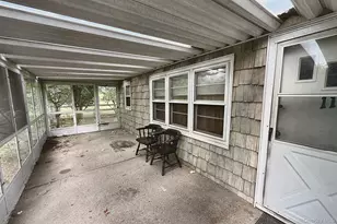 11 Robin Hood Ln, Southampton, NY 11968 - Photo 18