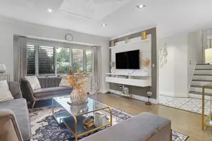 5 Crabapple Ln, Commack, NY 11725 - Photo 4
