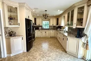 139-04 Coolidge Ave, Briarwood, NY 11435 - Photo 4