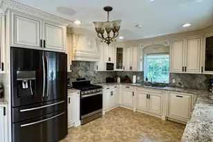 139-04 Coolidge Ave, Briarwood, NY 11435 - Photo 6