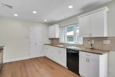 41 Cedar Ridge Lane, Dix Hills, NY 11746 - Photo 22