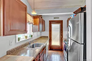 36 Beach Hill Dr, Calverton, NY 11933 - Photo 10
