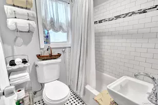 30 Neptune Pl, Calverton, NY 11933 - Photo 16