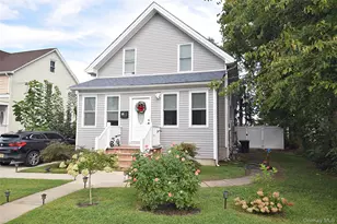 17 Maple Ave, Port Jefferson Station, NY 11776 - Photo 2