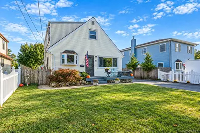 41 E Saltaire Road, Lindenhurst, NY 11757 - Photo 2