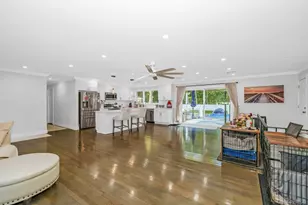 20 Danbury Ave, Patchogue, NY 11772 - Photo 10