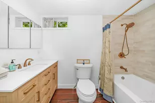 20 Danbury Ave, Patchogue, NY 11772 - Photo 34