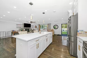 20 Danbury Ave, Patchogue, NY 11772 - Photo 16