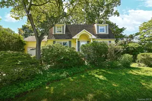 20 Brook Ln, Smithtown, NY 11787 - Photo 2