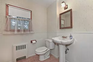 20 Brook Ln, Smithtown, NY 11787 - Photo 10