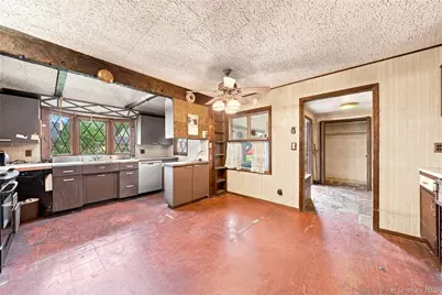 75 Weaving Lane, Wantagh, NY 11793 - Photo 6