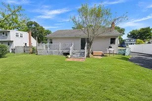 80 Carroll Ave, Ronkonkoma, NY 11779 - Photo 18