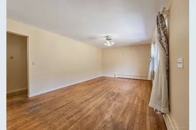 80 Carroll Avenue, Ronkonkoma, NY 11779 - Photo 8