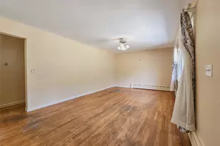 80 Carroll Ave, Ronkonkoma, NY 11779 - Photo 8