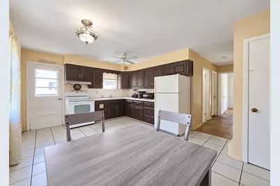 80 Carroll Avenue, Ronkonkoma, NY 11779 - Photo 4