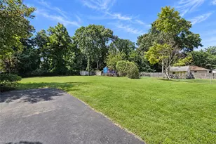 80 Carroll Ave, Ronkonkoma, NY 11779 - Photo 16