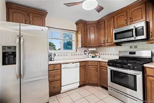 57 Sand St, Massapequa, NY 11758 - Photo 12