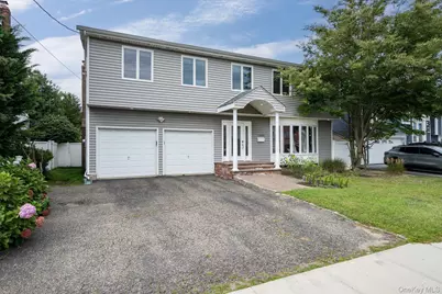 3060 Shore Drive, Merrick, NY 11566 - Photo 2