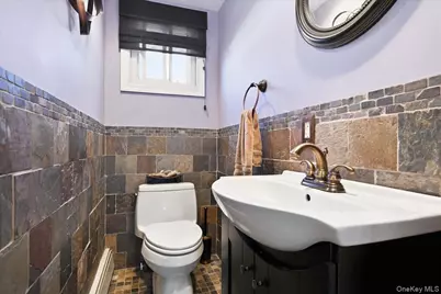 2872 Bayview Avenue, Wantagh, NY 11793 - Photo 12