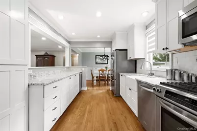 2 Baltic Place, Amityville, NY 11701 - Photo 16