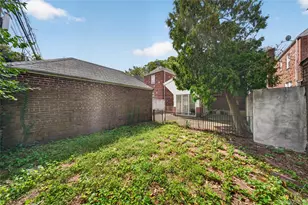 45-23 Utopia Pkwy, Flushing, NY 11358 - Photo 18