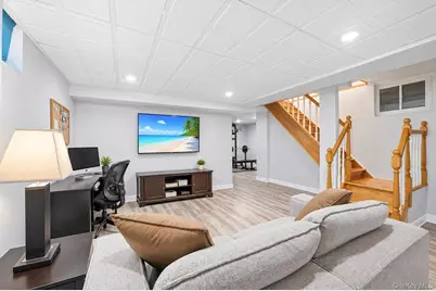 63 S Franklin Avenue, Valley Stream, NY 11580 - Photo 20