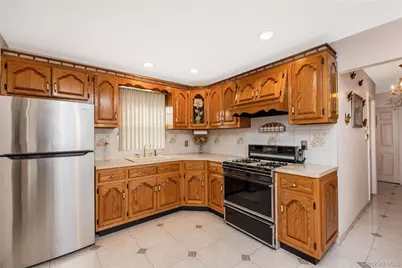 13740 Lafayette Street, Ozone Park, NY 11417 - Photo 10